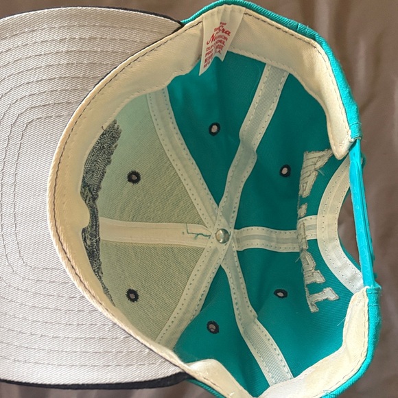 Detroit Pistons NBA DEADSTOCK Zombie 🧟‍♂️ SnapBack - Picture 2 of 4